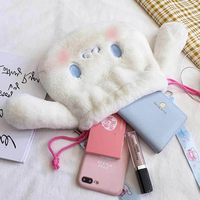 작은 사이즈임에도 많은 수납이 가능
