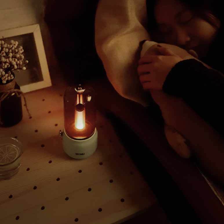 은은한 불빛 조절로 수면에 도움이 되는