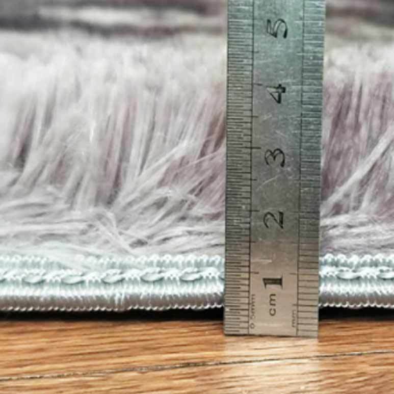 4cm 가량의 극세사 파일로 푹신함과 보온성을 극대화한