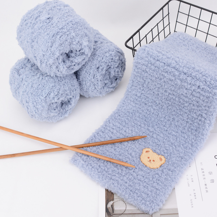 털실과 뜨개바늘이 세트로 들어있는 상품이예요. <중국구매대행 추천 DIY 목도리 뜨개 패키지>