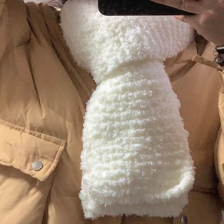 털의 재질이 부드러워 목도리를 둘렀을 때 포근한 느낌을 주는 제품입니다. <중국구매대행 추천 DIY 목도리 뜨개 패키지>