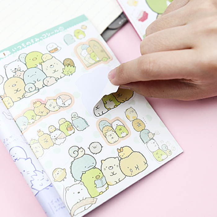 종이 재질 스티커로 잘 붙고, 접착력이 좋아요. <중국구매대행 추천 스티커 북>