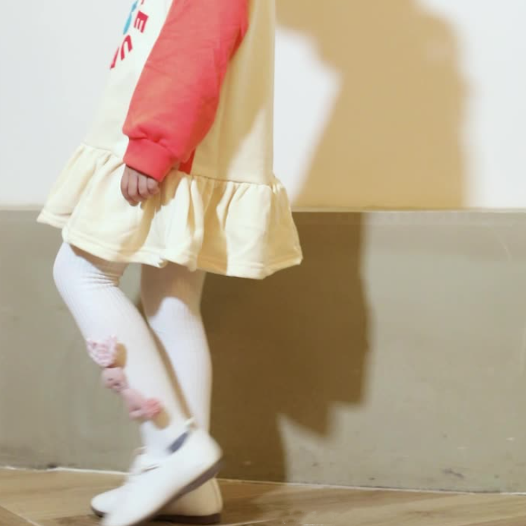 겨울철 신기 좋도록 도톰하게 나와서 따뜻하게 신을 수 있습니다. <중국구매대행 추천 어린이 팬티 스타킹>