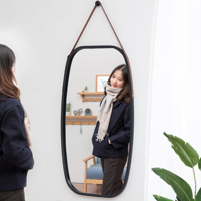테두리는 나무 재질로 색상은 메이플 색상과 블랙 색상 두 가지로 제작되어있습니다. <중국구매대행 추천 벽걸이 전신 거울>