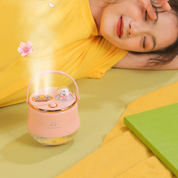 물에 오일을 한두방울 떨어뜨려 아로마테라피로 사용하기에도 좋아요. <중국구매대행 추천 가습기>