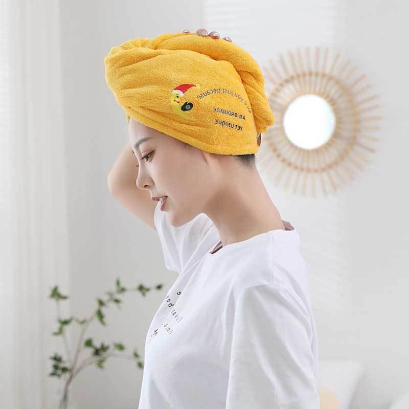끝 부분에 머리를 넣고 긴 수건에 머리를 넣고 말아 올려 수건 안쪽으로 남은 부분을 넣어주세요. <알리바바구매대행 추천 헤어 드라이 수건>