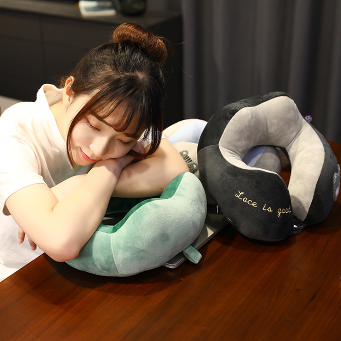 목에 걸쳐서 사용하는 것 뿐 아니라, 베개 대용으로도 사용하기 좋습니다. <알리바바구매대행 추천 U자형 목베개>