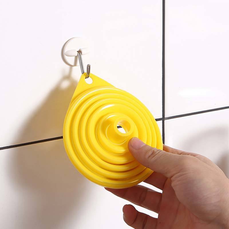 접이식으로 접을 수 있고, 고리가 달려있어 걸어둘 수 있기 때문에 보관이 편리합니다. <알리바바구매대행 추천 접이식 깔때기>
