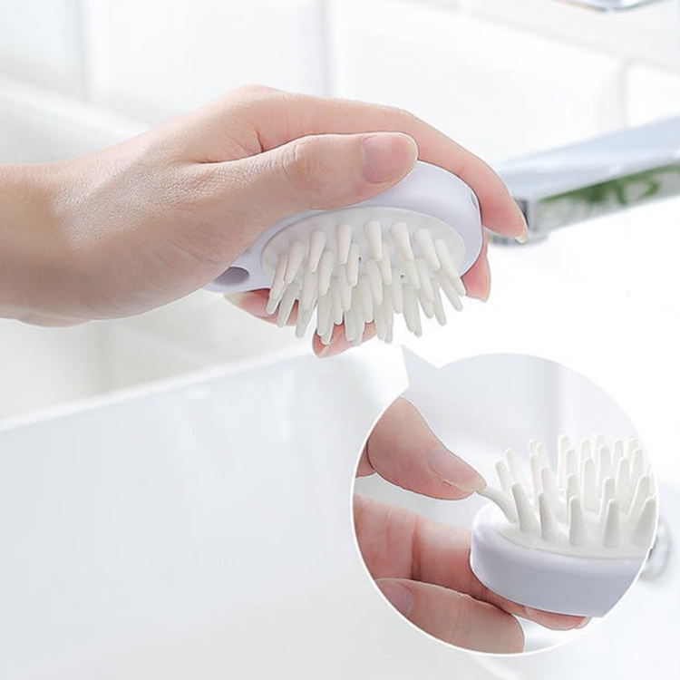 두피 브러쉬가 날카롭지 않고 부드러워 두피를 손상하지 않으면서 마사지를 할 수 있어요. <알리바바구매대행 추천 두피 브러쉬>