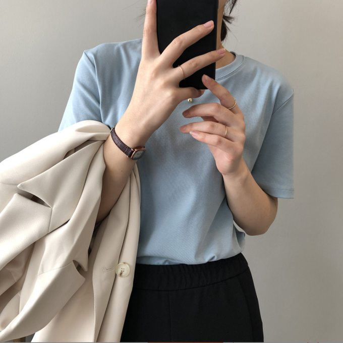 가장 기본적인 스타일의 라운드 넥 반팔티 제품입니다. <알리바바구매대행 추천 라운드넥 기본 반팔 티>