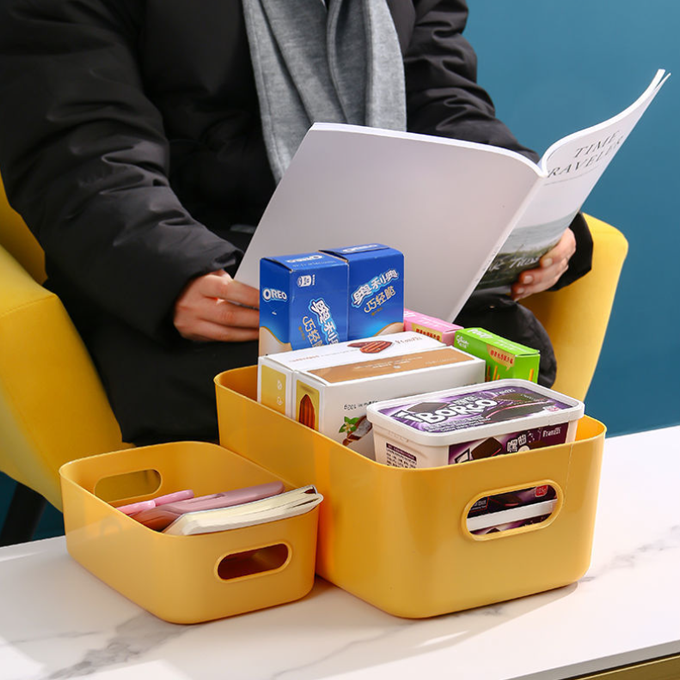 손잡이가 있어서 짐을 옮기거나 할 때 훨씬 쉽게 이동할 수 있고 서류 정리나, 트렁크함 정리 할때도 좋아요. <알리바바구매대행 추천 컬러풀 정리박스>